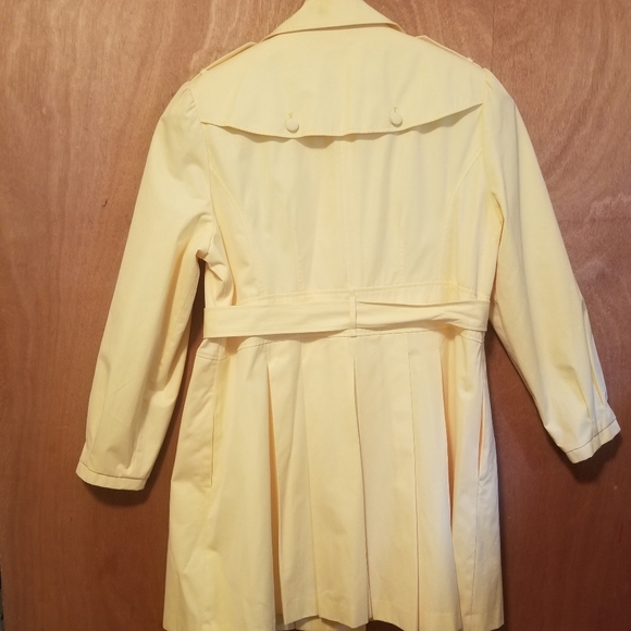 Worthington Raincoat - Picture 2 of 6